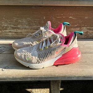 Nike Airmax 270. Women’s 7. Worn condition.